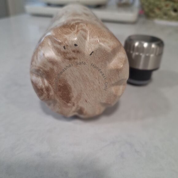 Arbonne Stainless Steel Water Bottle with Cap – 28 oz Woodgrain Marble Design - Picture 6 of 6